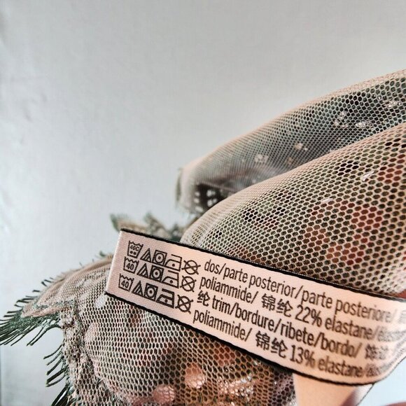 Victoria's Secret Dream Angels Wireless Eyelash Lace Bralette Sexy Sheer sz XS - Picture 10 of 11